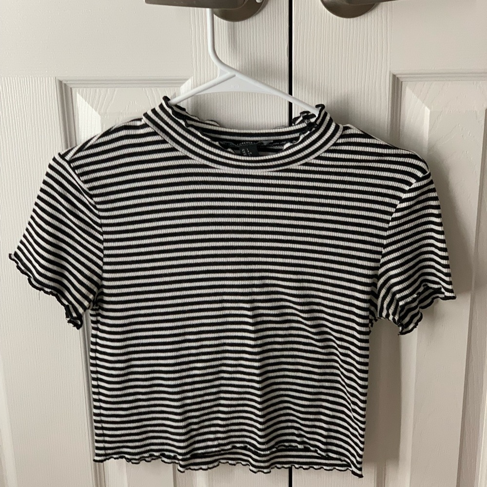 Black and white crop top